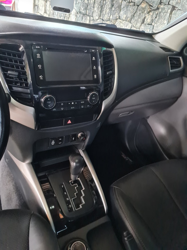 Mitsubishi Triton 2.4 Hpe-S Cab. Dupla 4X4 Aut. 4P