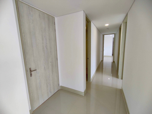 Imagen 17 de 29 de Venta De Apartamento En Manga.