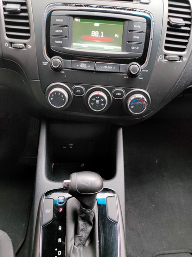 Imagen 10 de 15 de Kia Forte 2.0 Lx At 2018