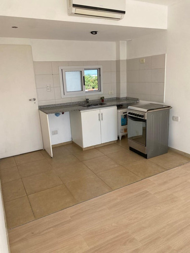 Se Alquila Monoambiente En Castelar Sur