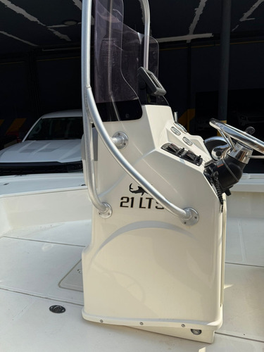 Lancha De Pesca Mako 21 Lts Mok Motor Mercury Fourstroke 150