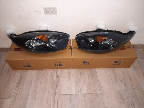 Faros De Ford Fiesta Move 2011 2012 2013