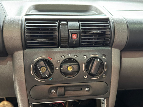 Chevrolet Corsa Classic 1.0 MPFI LS 8V FLEX 4P MANUAL