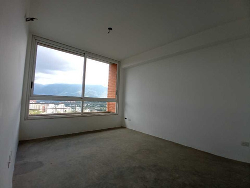 Imagen 15 de 20 de Se Vende Apartamento Ph Triplex De 334 M2 4h/4b/3p En Lomas Del Sol