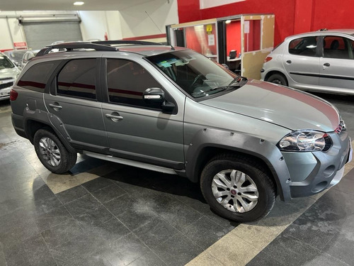 Imagen 2 de 16 de Fiat Palio Weekend Adventure Locker 1.5 16v 2016