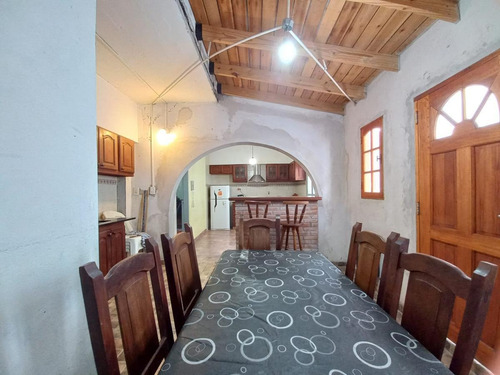 Imagen 23 de 27 de Casa 3 Dormitorios - Barrio El Carmen - Berisso-123 31 Y 32