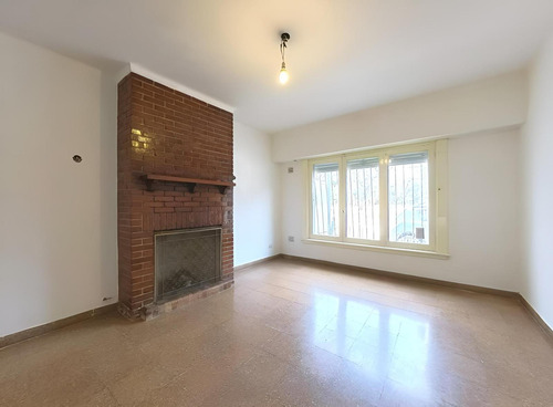 Casa En Venta De 3 Dormitorios - Garage - Jardin - En Barrio Parque Cornelio Saavedra