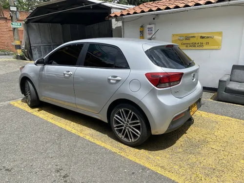 Kia Rio 1.4 Vibrant At 2020