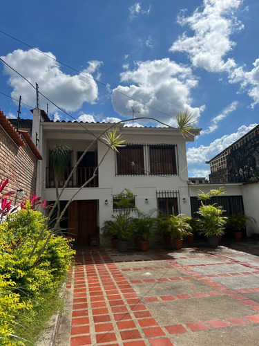 Imagen 1 de 15 de Tr Hermosa Casa En Venta En La Urb Mérida 