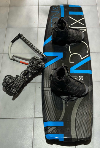 Tabla Completa Con Botas Wakeboard Ronix Y Manillar