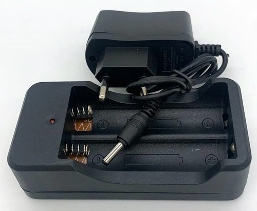 Carregador Universal Duplo Para Lanterna Tatica Bivolt