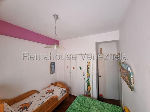 Ana Karina Molleja Vende Amplio Apartamento Zona Este Barquisimeto, Lara/ Akm