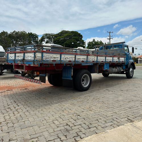 Mb 1113 4x2 Carga Seca