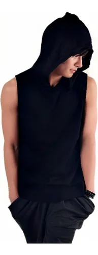 Hombre con capucha negra hotsell