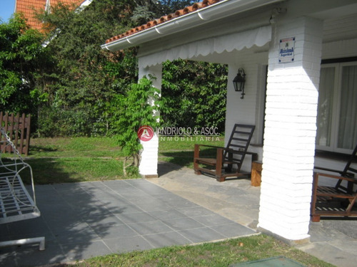 Casa En Punta Del Este, Mansa- Ref: 6820