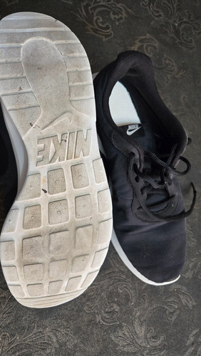 Zapatilla Nike Negra (Usado)