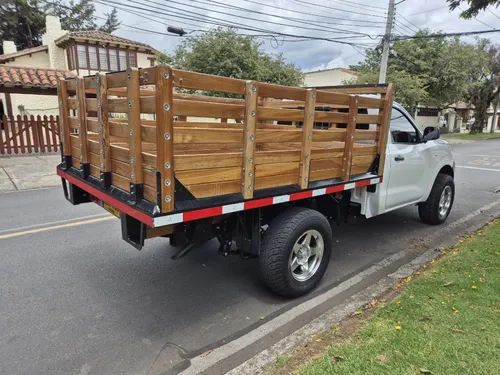 Nissan NP300 Frontier Np 300 Frontier Estacas Rines Mt 4x2 Gasolina