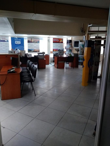 Imagen 3 de 27 de Gran Esquina En Tucumán Y Maipu. 900 M2. Local Y Oficinas