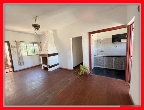 Alquiler De Lindo Apartamento. Peñarol, 3 O 4 Dormitorios, Estufa A Leña, Muy Luminoso Y De Buen Tamaño!