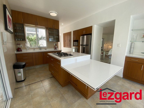 Presentamos Bonita Casa Con Moderno Y Elegante Diseño Con Comodidades Que Le Encantaran