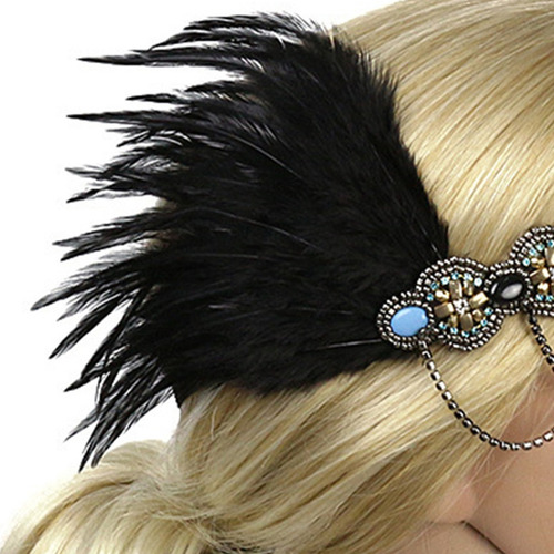 Diadema Con Plumas Y Cuentas De Colores Que Decora Una Cabez