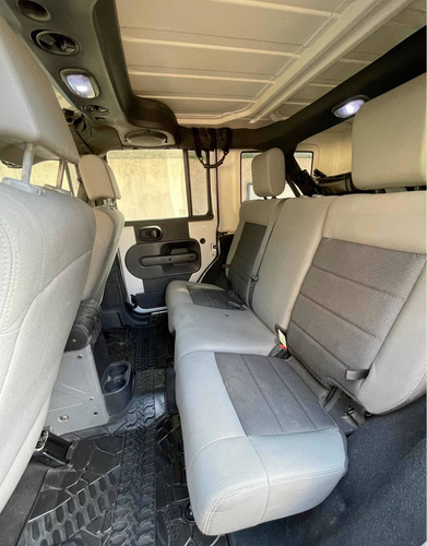 Imagen 15 de 19 de Jeep Wrangler 2008 3.8 Sport Unlimited 199cv Atx