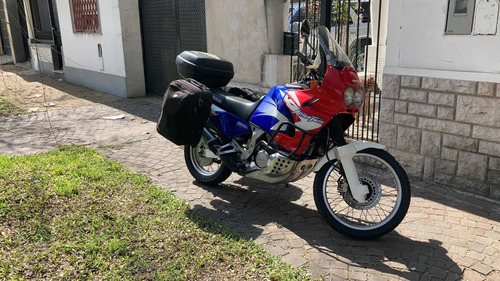 Imagen 2 de 9 de Honda Xrv 750