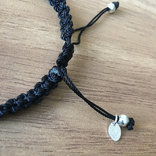 Pulsera Hilo San Benito De Plata Ley 925 Agálea Joyería Color Negro Diámetro 0 cm Largo 18