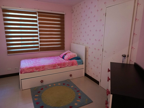 Town House En Venta Urb. El Peñón Baruta