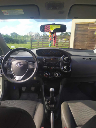 Imagen 8 de 9 de Toyota Etios 2014 1.5 Sedan Xls