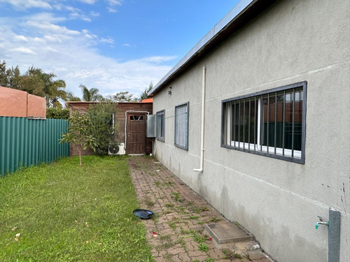 Se Vende Casa En El Pinar Sur Con Muy Buena Renta , Atencion Inversores!!!! A Pasos Del Mar , 3 Dorm. Divina Zona