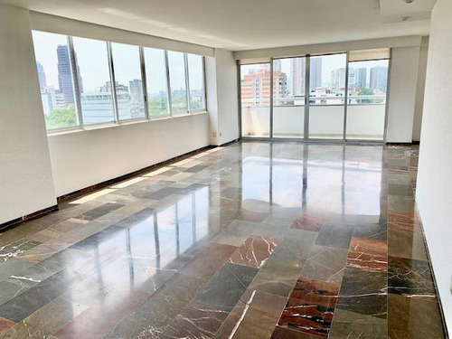 Polanco (lamartine) Penthouse En Dos Niveles De 330m2, 3 Amplias Recámaras, Terraza, Balcón, Vista Panorámica. Excelente Ubicación