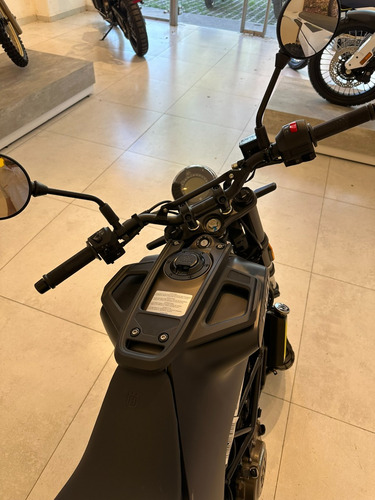 Husqvarna Svartpilen 401 - Gastos Y Service Bonificados