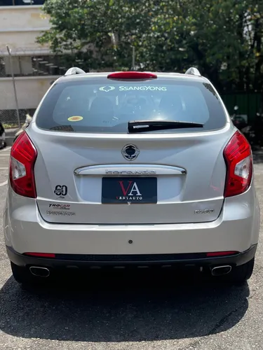 SsangYoung Korando 2.0 gasolina 4x2 m/t