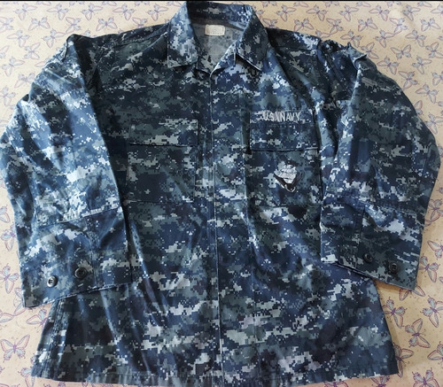 Chaquetilla Militar Americana Pixelada Azul. T. Medium R. (Usado)