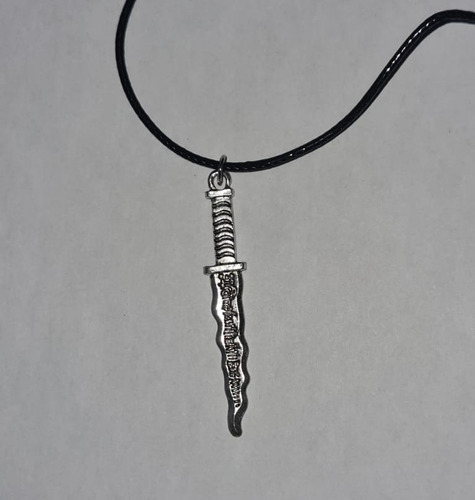 E Sobrenatural - Colar De Faca E Adaga Dan Winchester 02