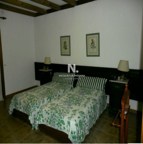 Casa 4 Dormitorios En Pinares.- Ref: 3463