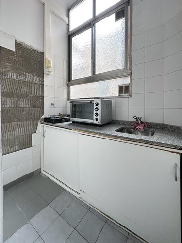Imagen 8 de 24 de Departamento 4 Ambientes. Apto Comercial. Frente A Plaza. Piso Alto.