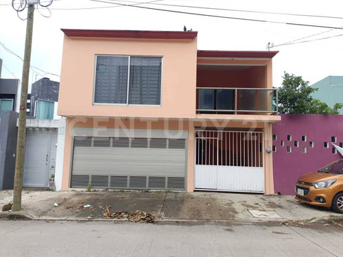Se Vende Casa En Felipe Carrillo Puerto, Vistalmar, Coatzacoalcos, Ver.