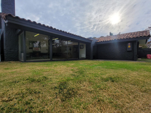 Casa En Vitacura / Muy Visible Comercialmente - Cordillera N