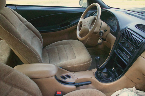 Ford Mustang Rojo V. 5 Único Dueño, Vende