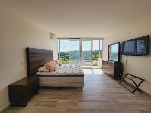 Venta De Casa Crisantemo Con Alberca Climatizada, Jacuzzi, Vistas Panorámicas Y Bonita Terraza En Fracc Rancho San Diego Ixtapan De La Sal Edomex