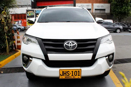 Toyota Fortuner 2.8 At