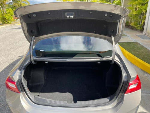 Chevrolet Malibu Automático 2018