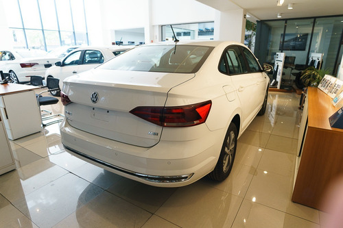 Imagen 4 de 10 de Volkswagen Virtus Highline 2022 0km