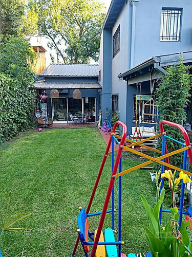 Casa 5 Ambientes En Venta - Mart.-vias/santa Fe