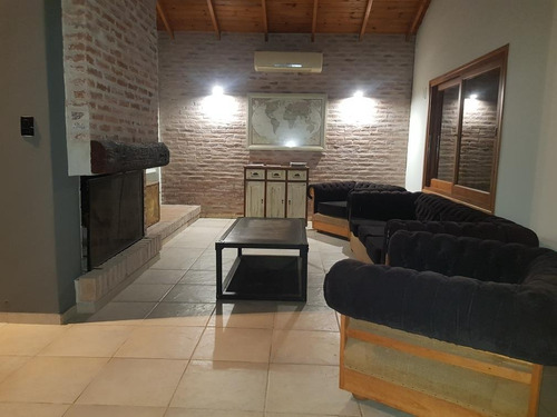 Imagen 13 de 22 de Casa Quinta En Venta - 3 Dormitorios 2 Baños - 220mts2- 9 De Julio