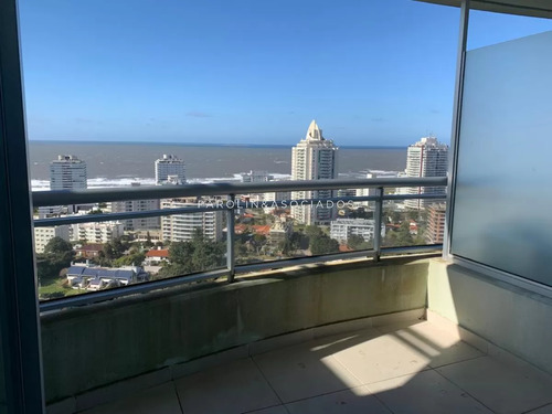 Departamento De 2 Dormitorios En Ocean Drive, Punta Del Este