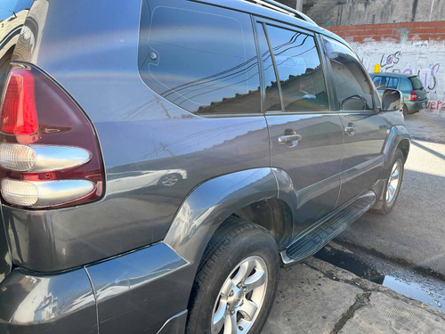 Imagen 3 de 12 de Toyota Land Cruiser 2005 Prado 3.0 4x4 Manual 7 Plazas