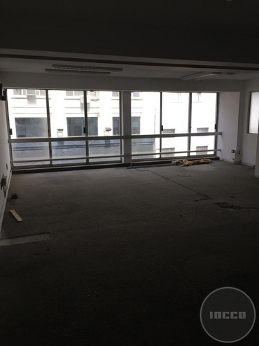 Oficina En Ciudad Vieja - 2° Piso Edificio Presidente -